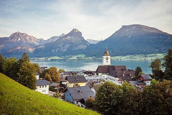 Kirche, Teufel, Beil und Mitra
Von einem mutigen Mann mit einem fliegenden Beil
